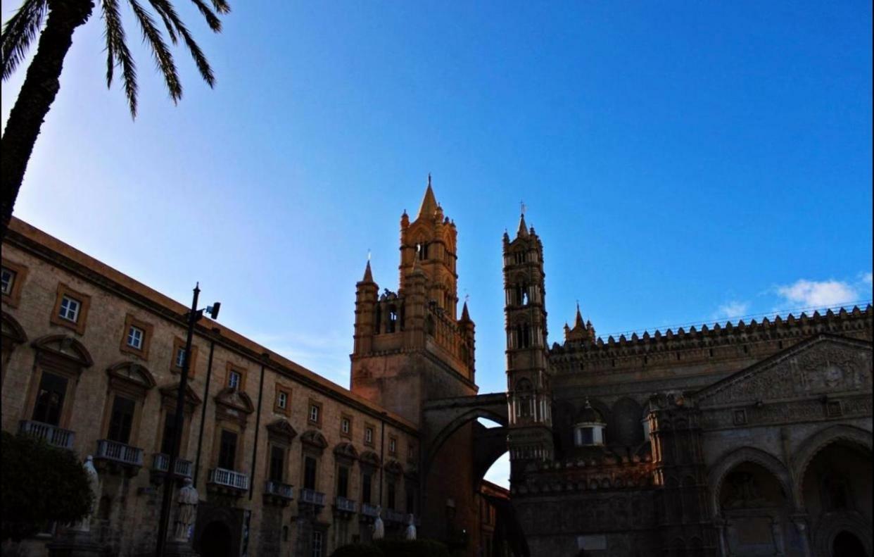 Dietro La Cattedrale Palermo Buitenkant foto